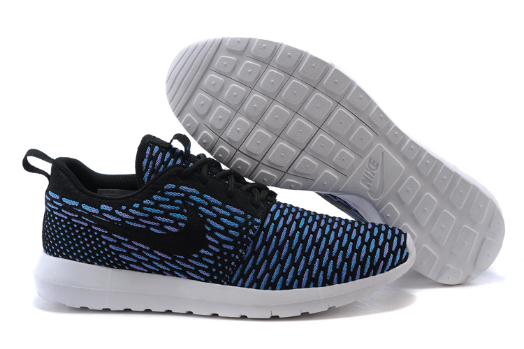 roshe run noir bleu