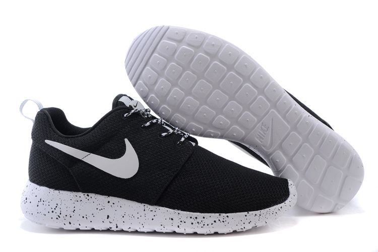 roshe run blanc et noir